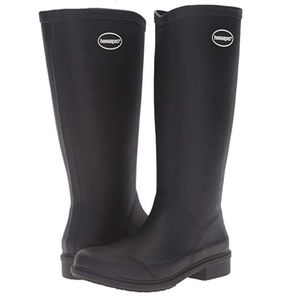 SOLD Matte black Havaianas rain boot